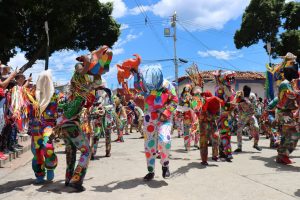 Diablos de Naiguatá danzaron en vísperas de Corpus Christi
