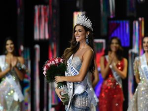 Diana Silva causa revuelo a su paso por Yare