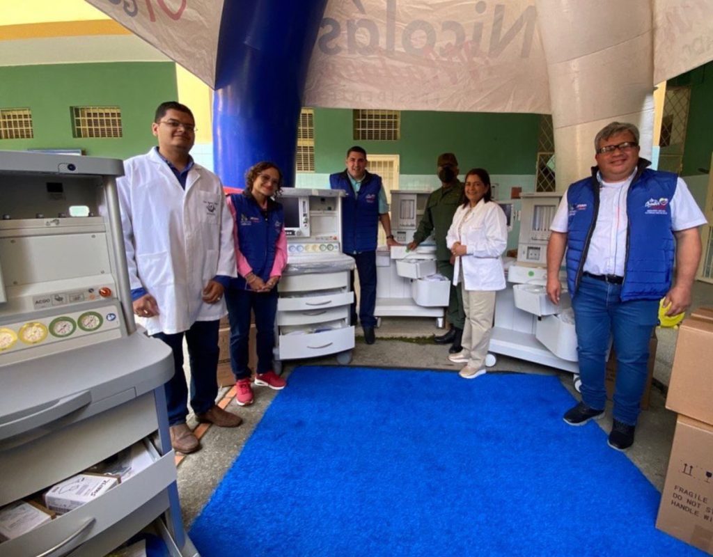 Dotan a seis centros de salud con máquinas de anestesia en Mérida