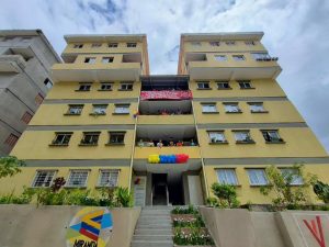 Entregan apartamentos multifamiliares construidos por autogestión en Baruta