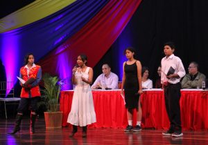 Escuela de Poesía toca la sensibilidad del país