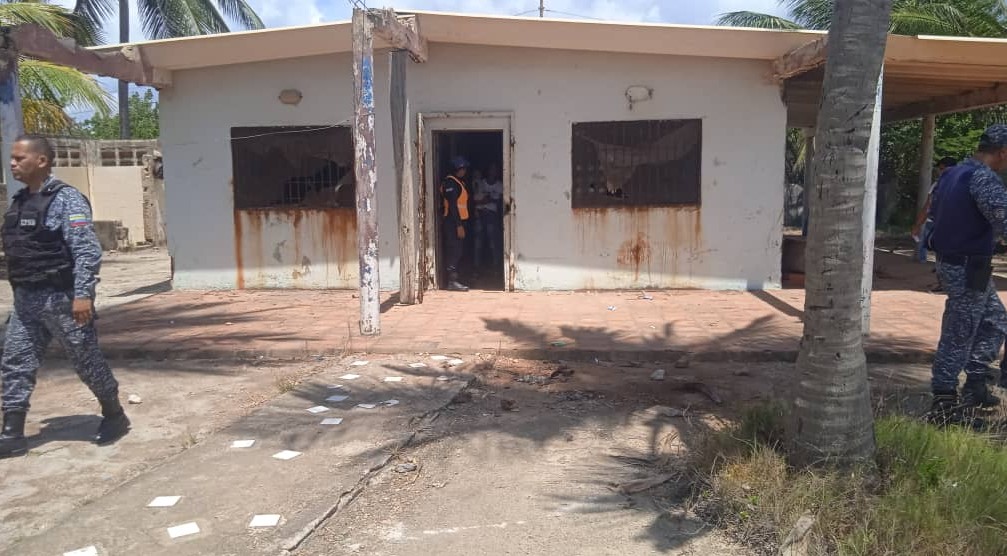 Una adolescente de 17 años graba video maltratando a un bebé de 6 meses