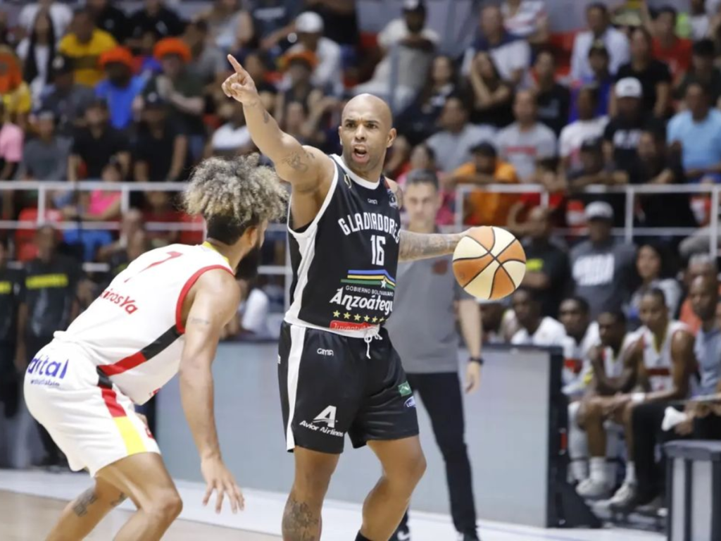 Gregory Vargas alcanza marca de los 6.000 puntos