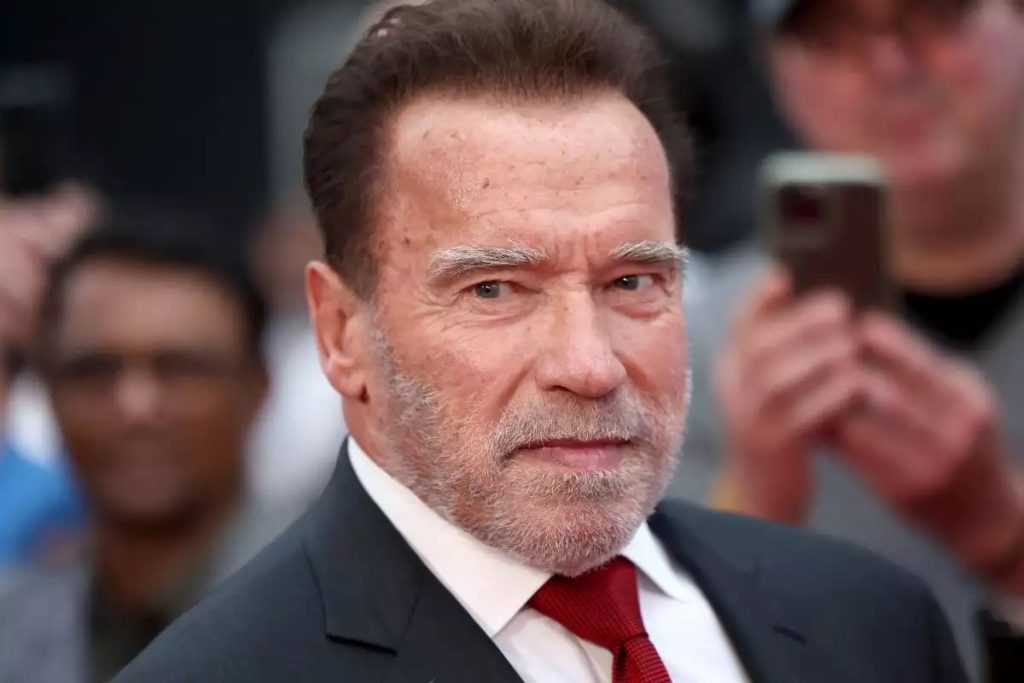 Arnold Schwarzenegger admite haber "manoseado" a varias mujeres ????????