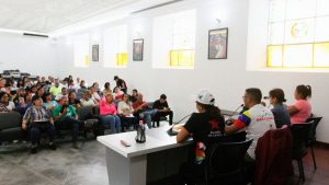 Jóvenes hacen inventario patrimonial turístico de Caracas