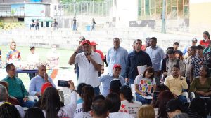 La verdadera democracia es el gobierno de los Consejos Comunales