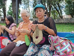 Mérida celebró Día Mundial de Tejer en Público
