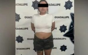 Sorprendió a su padrastro abusando de su hija de siete años y lo mató con unas tijeras