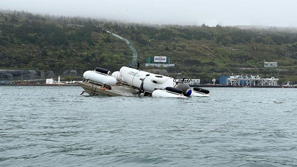 Hallan escombros en el área de búsqueda del sumergible desaparecido en el Atlántico
