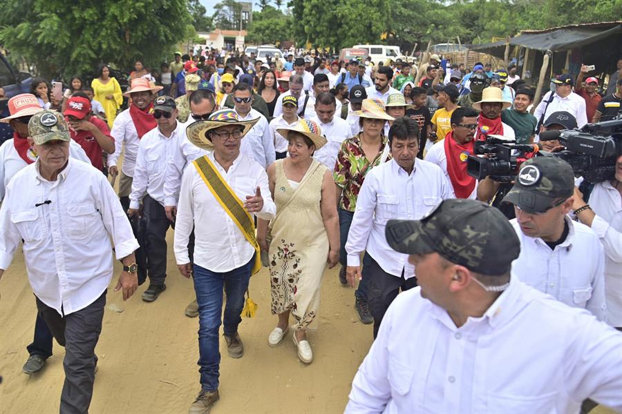 Petro anunció decretos que priorizan el acceso al agua en La Guajira
