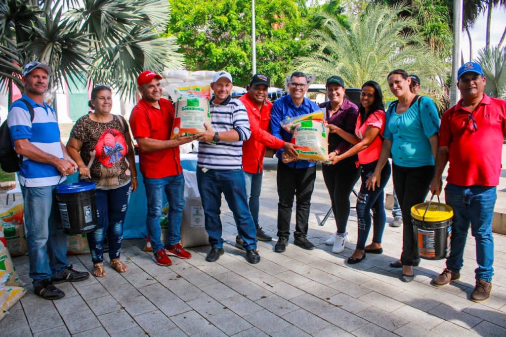 Plan Siembra Comunal otorgó insumos a más de 100 productores de Sucre