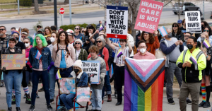 Texas prohíbe el tratamiento médico para menores transgénero