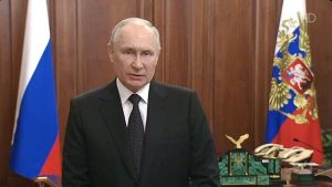 Putin: Rusia se defenderá de la traición interna