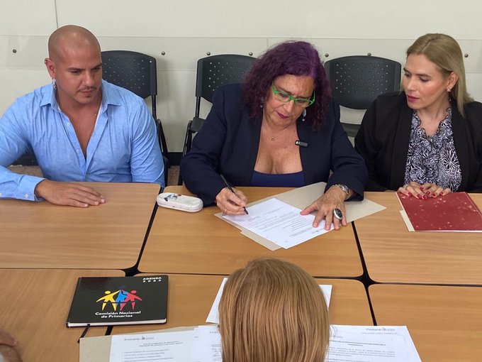 Tamara Adrián formalizó candidatura en primarias opositoras