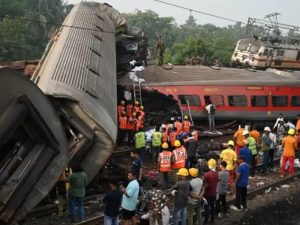 Venezuela se solidariza con India tras choque de trenes