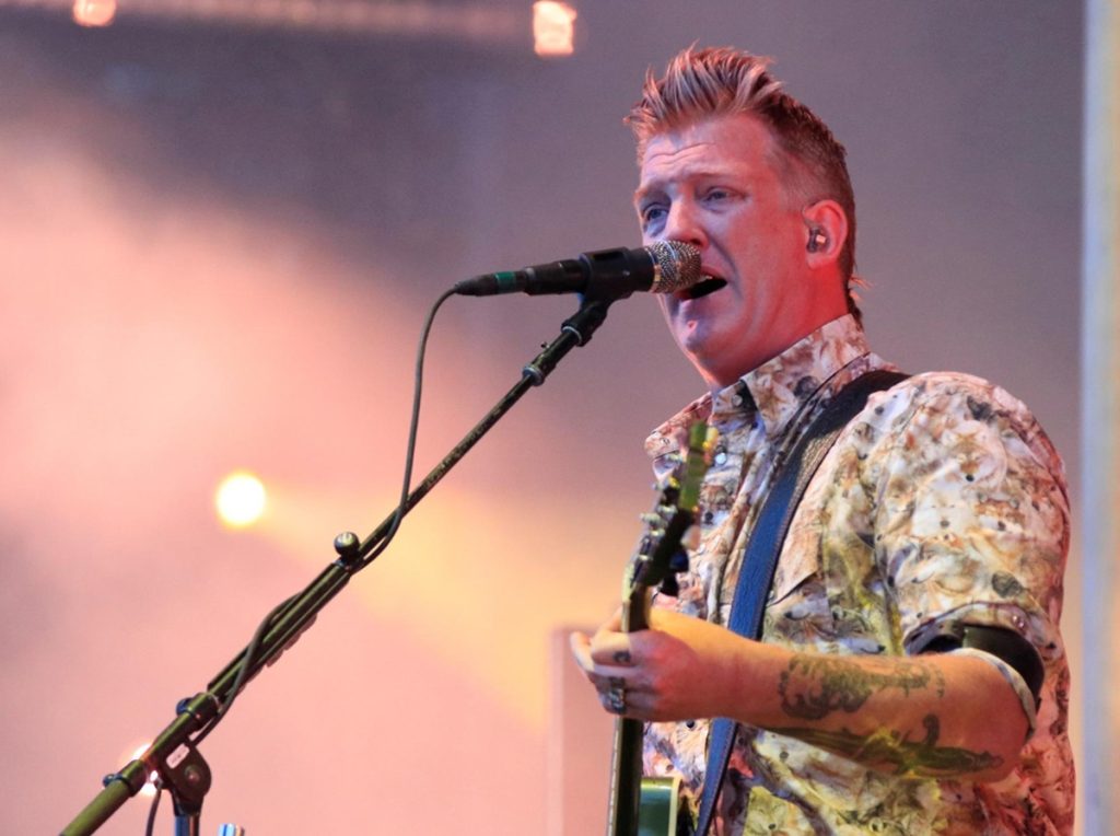 Vocalista de Queen of the Stone Age  revela que tiene cáncer