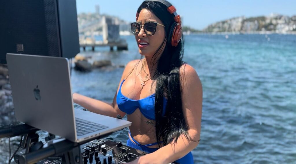 Nairoby la Dj salsera número 1 a nivel internacional