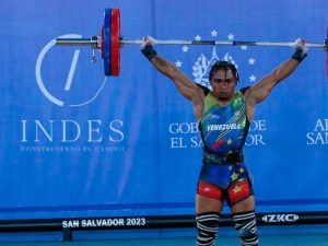 Wilkeinner Lugo alzó dos plateadas para Venezuela