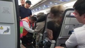 La nacionalidad que tendría un niño que nace en un avión