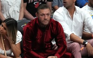 Conor McGregor es acusado de agresión sexual en partido de Finales de NBA