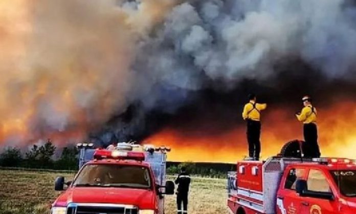 Cuán grandes son los incendios que azotan Canadá y llenan de humo Nueva York