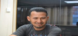 Hombre habría inventado muerte de su hijo por ingesta de yuca amarga y ahora culpa a la prensa de mentir