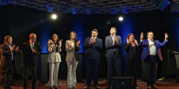 ¡Chaqueteo! Revelan el motivo por la que María Corina no se dejó alzar el brazo por César Pérez Vivas