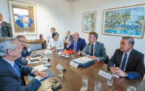Delcy Rodríguez y Gerardo Blyde se reunieron con los presidentes Lula, Macron, Petro y Fernández en Bruselas