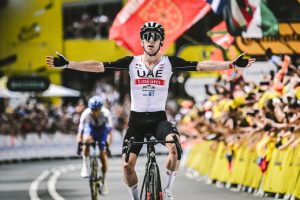 Adam Yates superó a su hermano Simon en la Etapa 1 del Tour de Francia