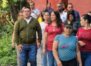 Atienden reporte de colapso de tubería en sector del 23 de Enero