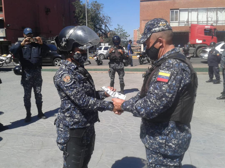 Autoridades rastrean a siete presos fugados del retén de Boleíta