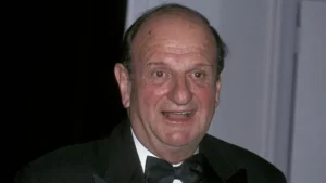 Muere a los 90 años Bo Goldman, oscarizado guionista de "One Flew Over the Cuckoo's Nest"