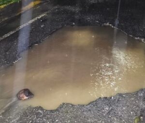 Cierran paso en kilómetro 1 de vía hacia El Junquito