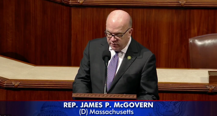 Congresista Jim McGovern pide a Biden levantar sanciones contra Venezuela