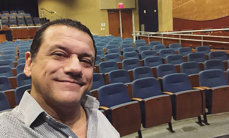 El malandro asustao en el anfiteatro el Hatillo