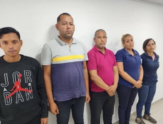 Detienen a personal de seguridad por maltratar a dos niños