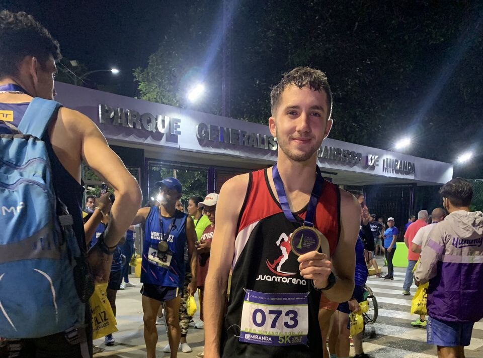 Diego Caldeira gana la segunda válida de la Carrera Nocturna 5K de Miranda