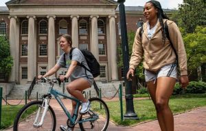 EEUU descarta admisión universitaria por consideración de raza