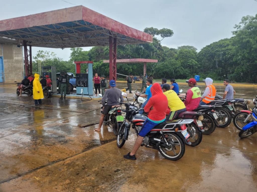 En Bolívar activan estación de servicio Guaiquinina en la Paragua