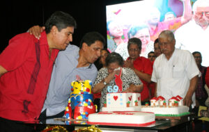 Entre cohetazo y concierto conmemoraron natalicio de Chávez en Barinas