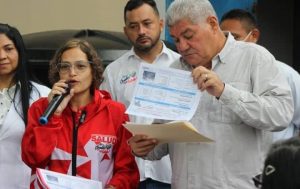 Entregan materiales y equipos para centros de Salud en Apure