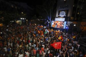 España: preliminares señalan al Partido Popular como el más votado