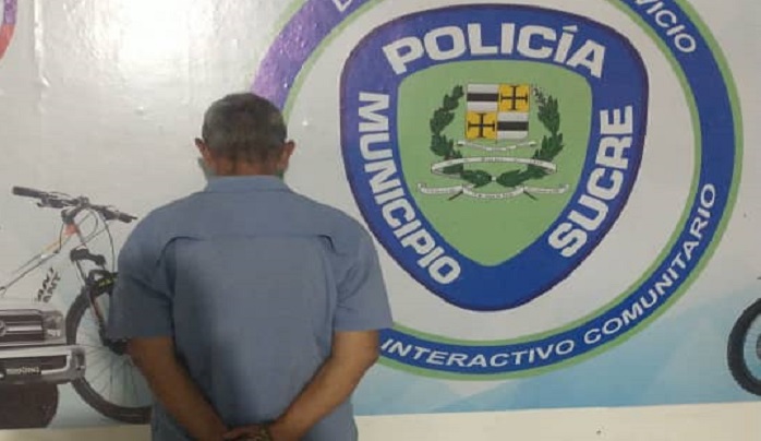 Meten preso a señor de 62 años por intentar robar champú en Farmatodo de Los Dos Caminos