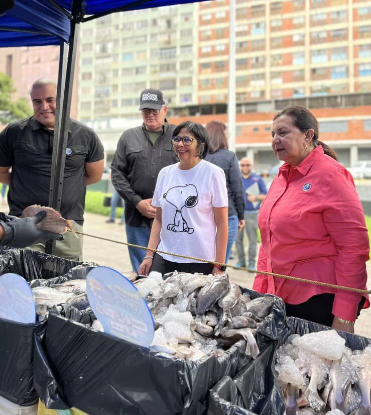 Feria del Cardumen distribuye 40 mil kilos de proteína del mar