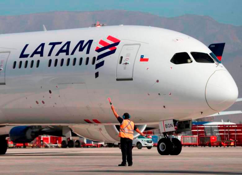 Latam airlines anuncia suspensión de vuelos entre Lima y Caracas