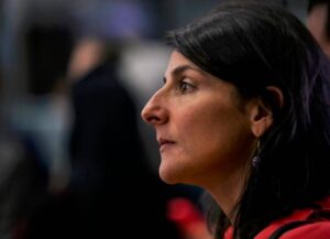 dimite la ministra de Minas tras acusaciones por presunto tráfico de influencias