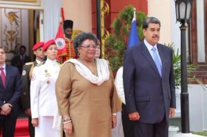 Jefe de Estado recibe a la primera Ministra de Barbados Mia Mottley