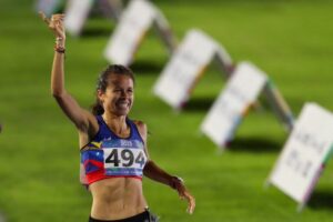 Joselyn Brea implantó récord de una milla en la competencia femenina en Mónaco