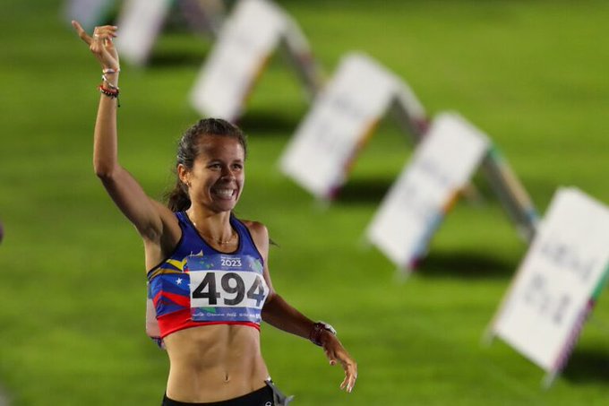 Joselyn Brea implantó récord de una milla en la competencia femenina en Mónaco