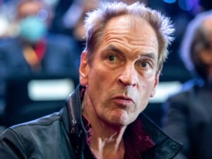 La causa final de la muerte de Julian Sands es indeterminada tras un fatal accidente durante una caminata